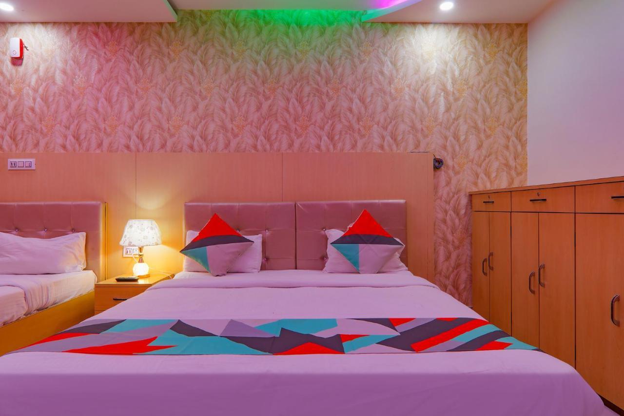 Fabexpress Moti Mahal Hotel Váránaszi Kültér fotó