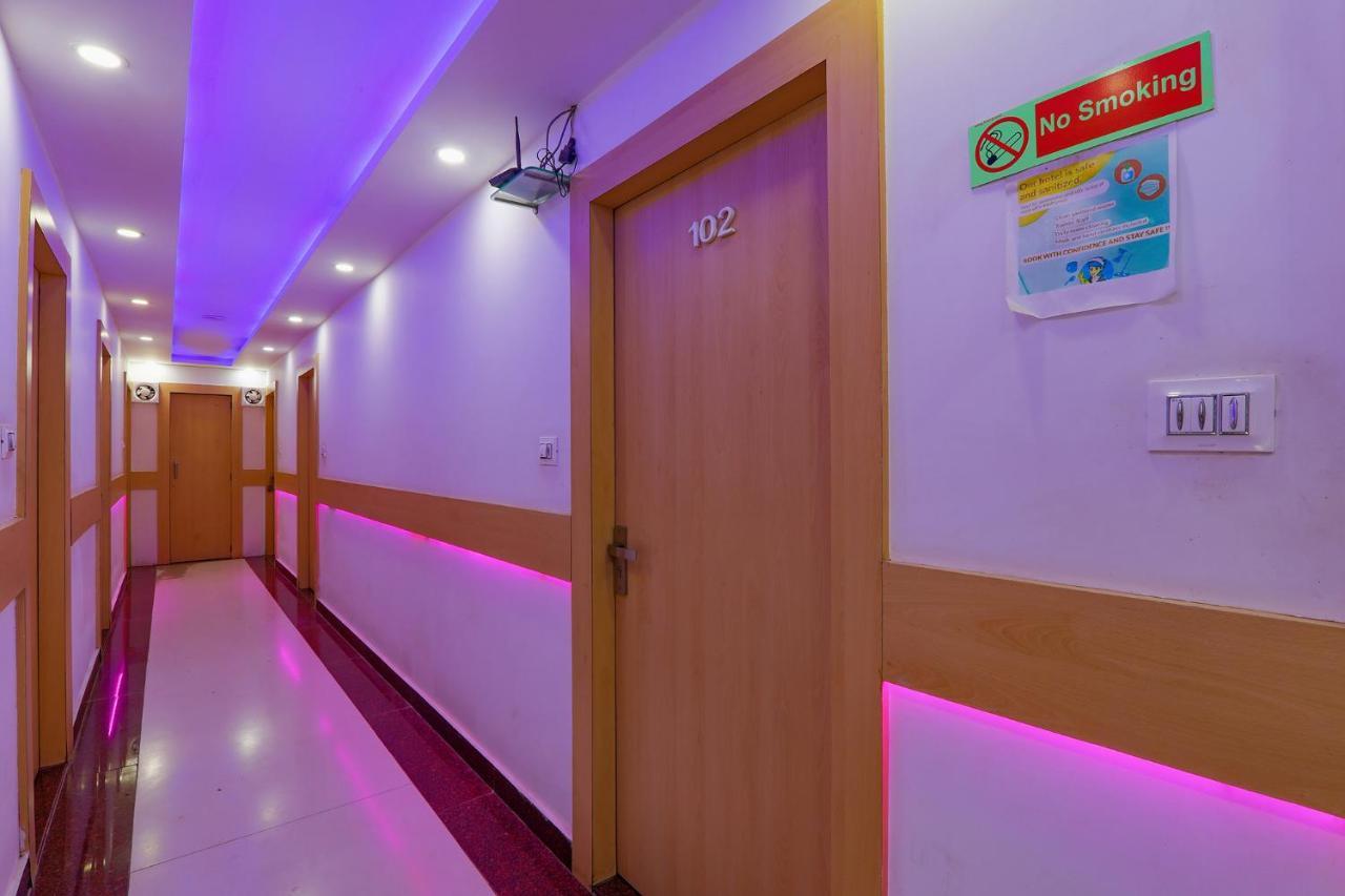 Fabexpress Moti Mahal Hotel Váránaszi Kültér fotó