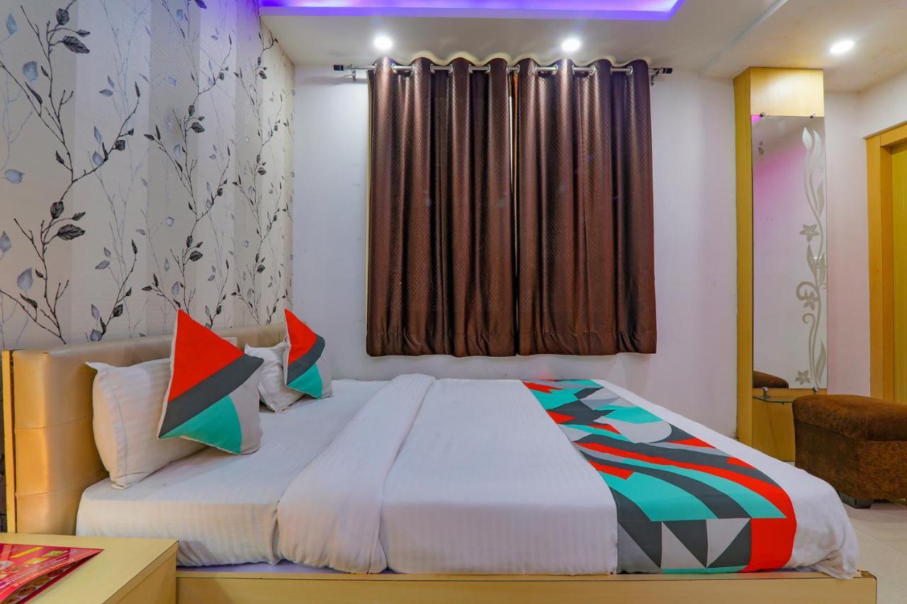 Fabexpress Moti Mahal Hotel Váránaszi Kültér fotó