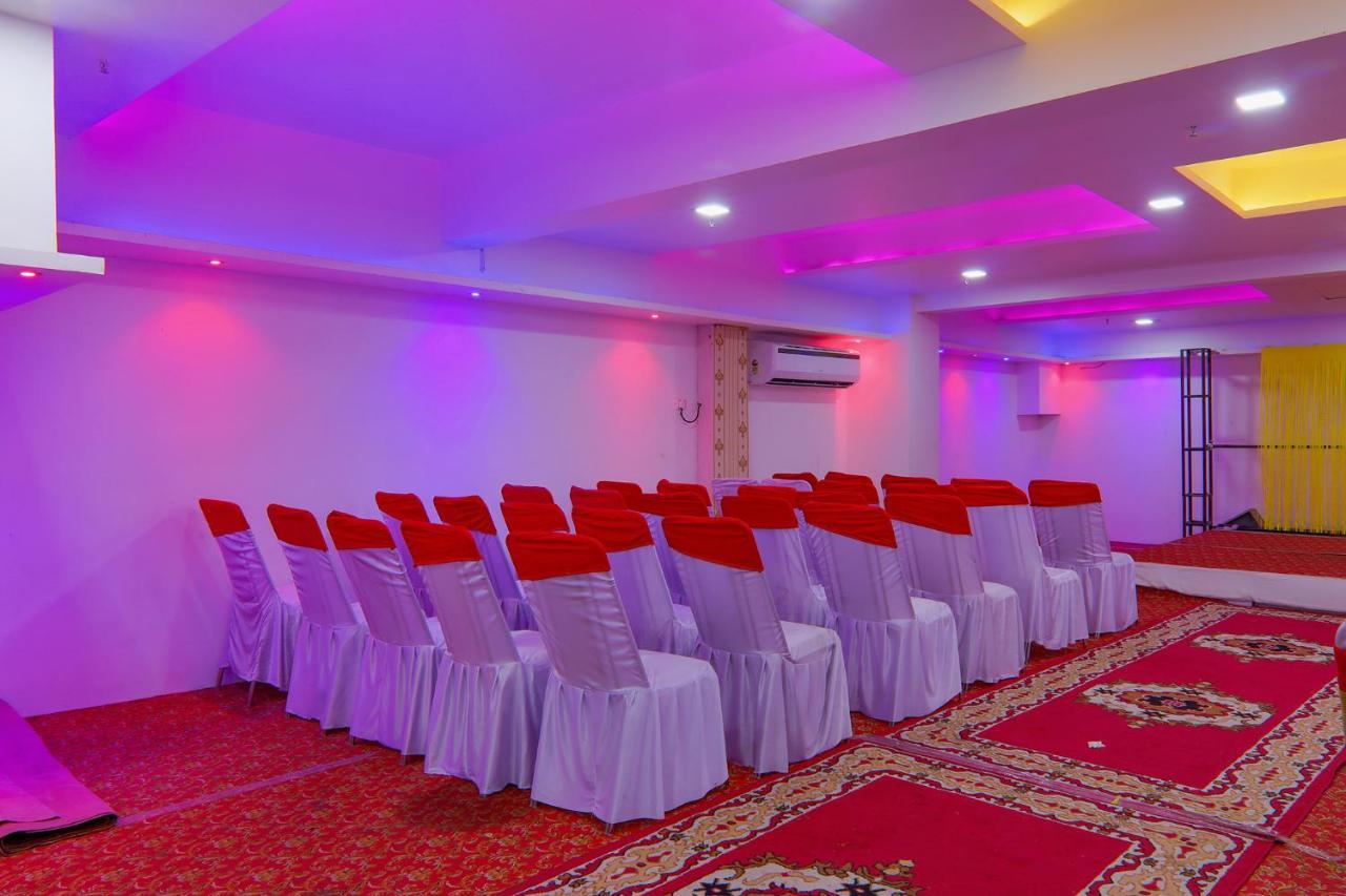 Fabexpress Moti Mahal Hotel Váránaszi Kültér fotó
