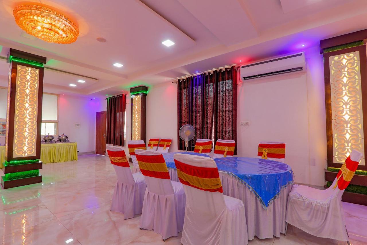 Fabexpress Moti Mahal Hotel Váránaszi Kültér fotó
