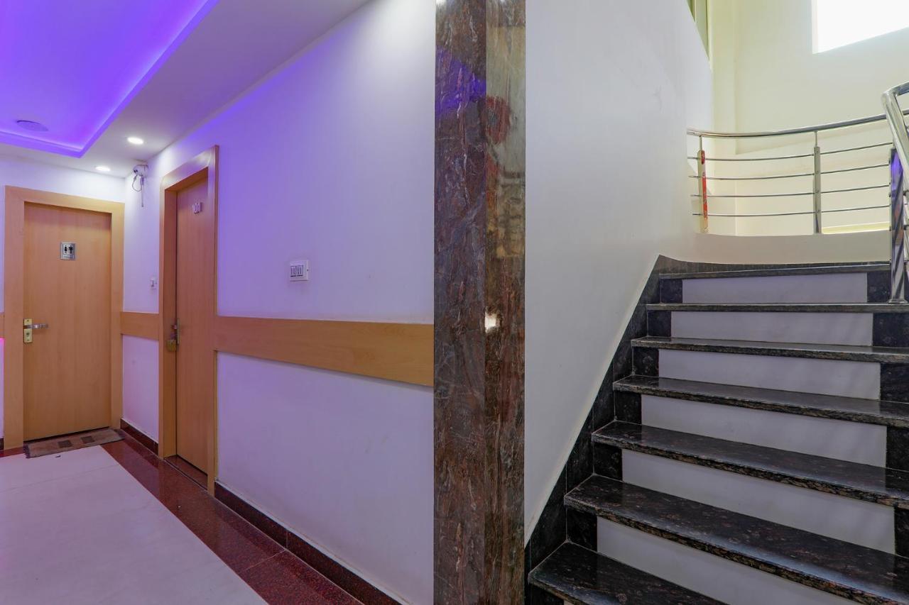 Fabexpress Moti Mahal Hotel Váránaszi Kültér fotó