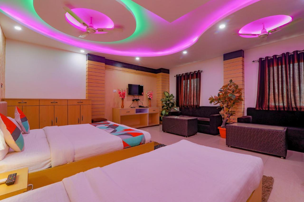 Fabexpress Moti Mahal Hotel Váránaszi Kültér fotó