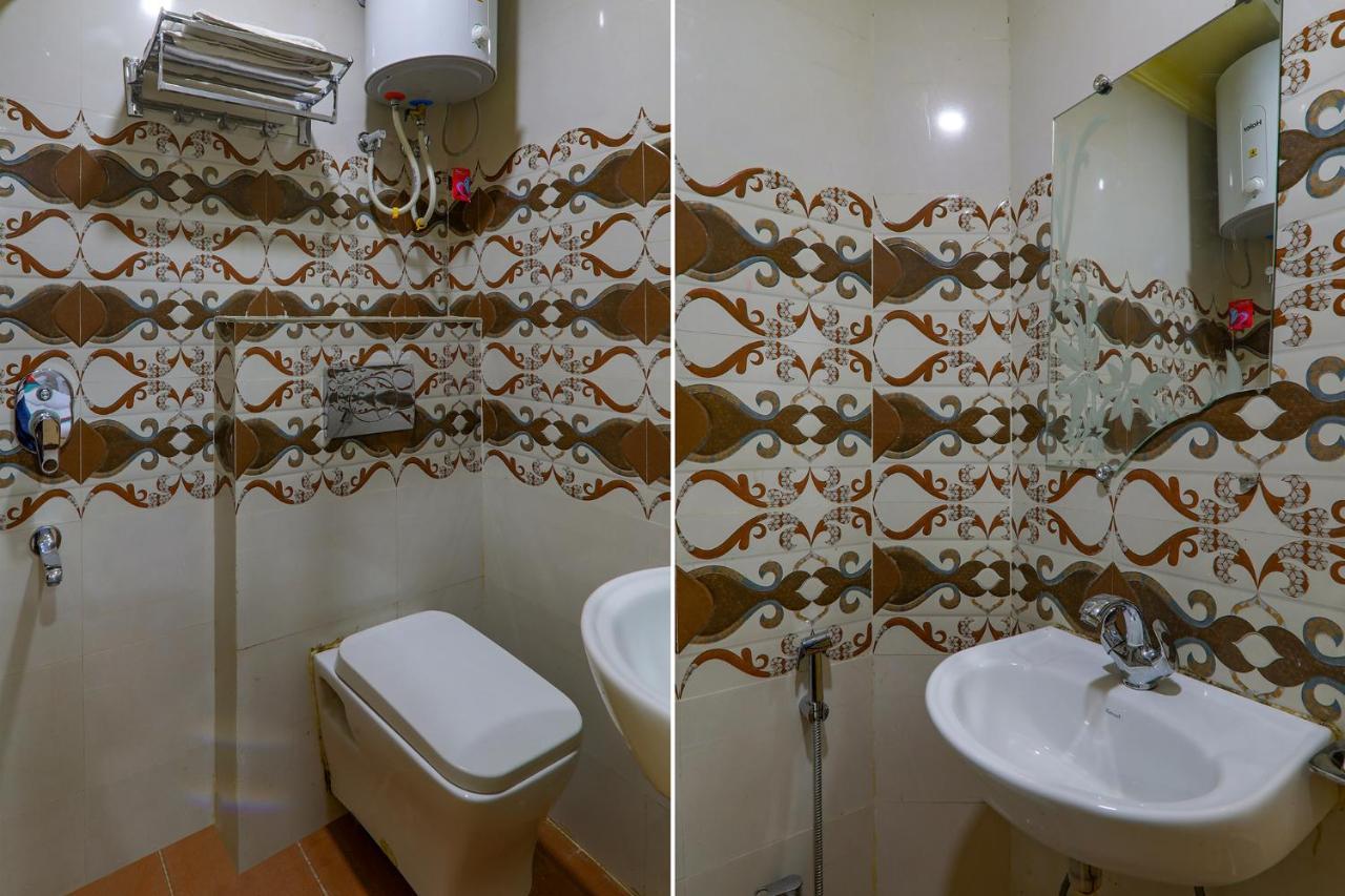 Fabexpress Moti Mahal Hotel Váránaszi Kültér fotó